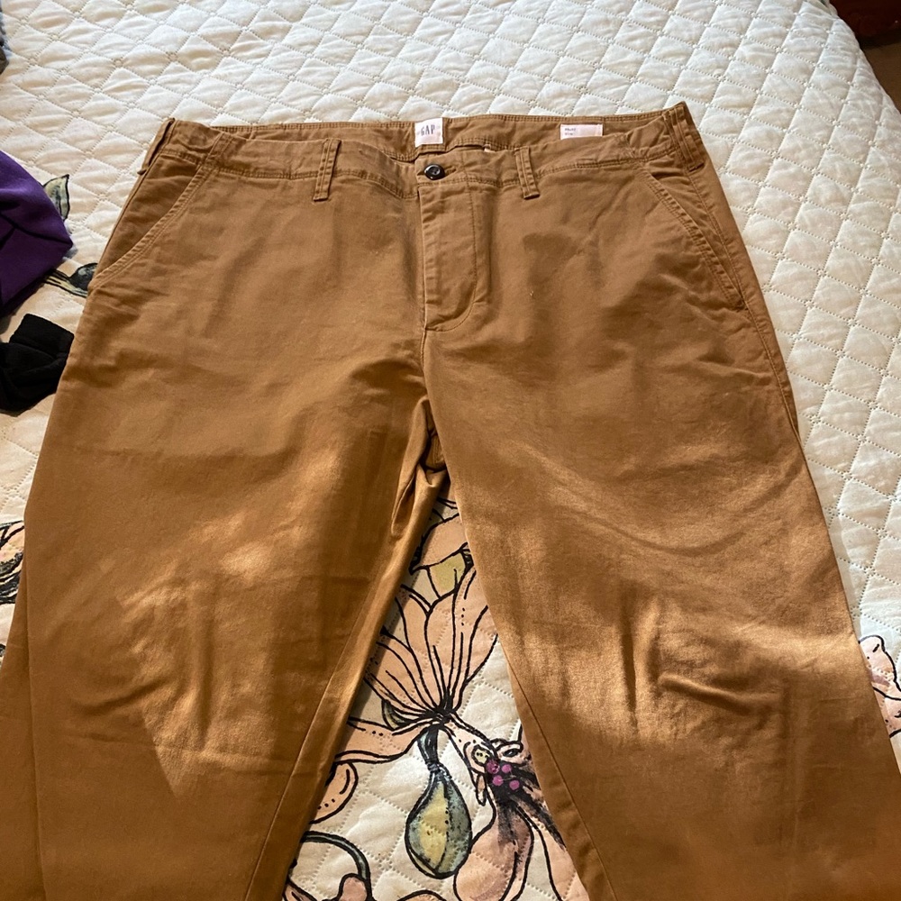 Gap khakis/brown pants